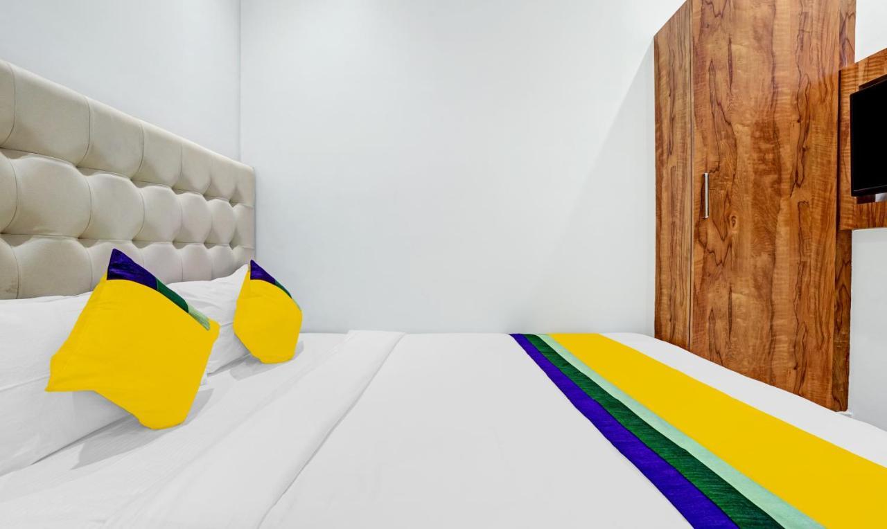מומביי Itsy Hotels Heraa International מראה חיצוני תמונה